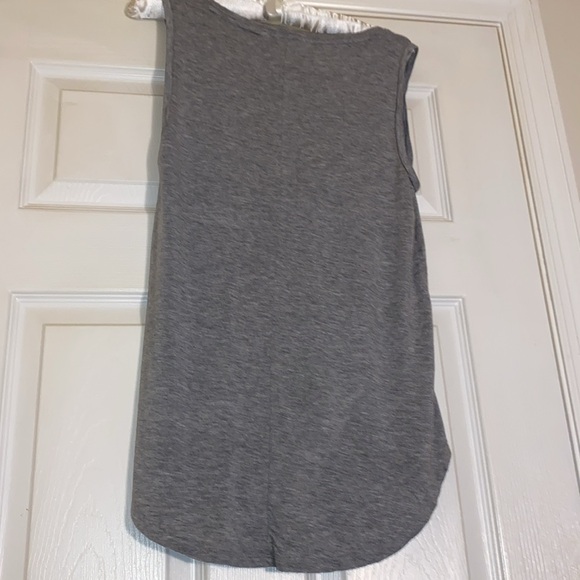 APT 9 Sleeveless Tank Top Embellished with Sequins in a Colorful Pineapple SZ SM - Picture 6 of 6